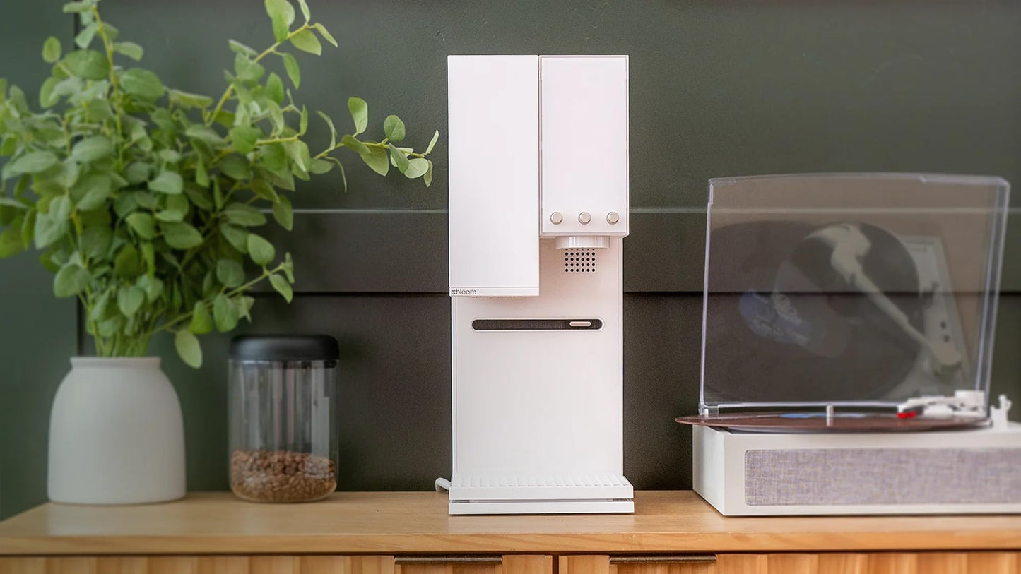 xBloom Studio Coffee Machine – Drip Coffee Maker with Built-in Grinder and Scale, 3 Automation Levels, App Connected Pour Over Coffee Maker for Specialty Coffee Lovers, Midnight Black